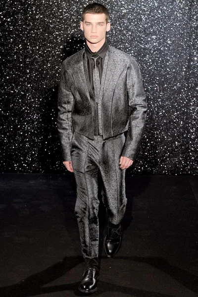 Look 37